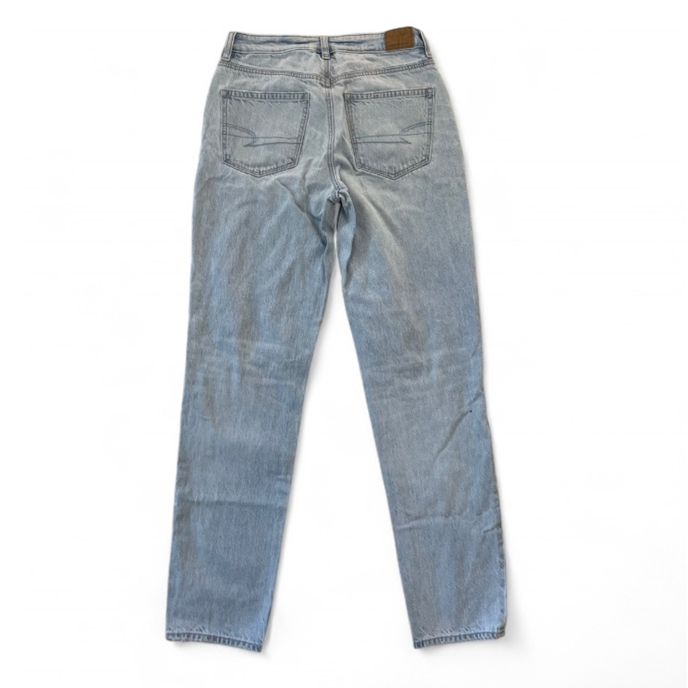 American Eagle Distressed Mom Jeans Size 4 Long Light Wash Blue Denim Staple - Picture 2 of 7